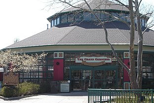 Mangels-Illions Carousel, after its 2000 restoration, on the grounds of the Columbus Zoo and Aquarium in Columbus, Ohio.