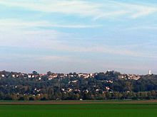 La commune vue de l'ouest.