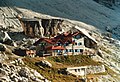 Il Rifugio Agostini visto dalla chiesetta della Madonna del Capriolo