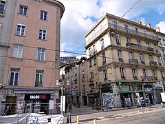 Vue sur la rue Chenoise depuis le parvis de Notre-Dame