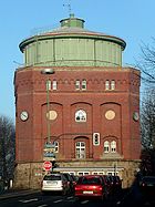 Kurfürstenstraße mit Blick auf den Wasserturm