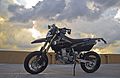 Suzuki DR-Z400SM（英语：Suzuki DR-Z400SM） supermoto