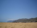 Playa de Calblanque y, al fondo, el Monte de las Cenizas.