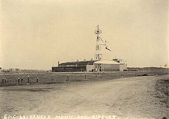 Hangar at the municipal airport in Montgomery, Alabama (1934)