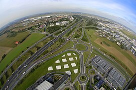 Paris-Nord et les voies autoroutières.