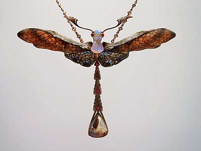 Libelle ("Dragonfly"), pendant made of gold, opal, enamel, rubies and diamonds (1902)