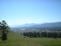 Vue en direction du sud-est avec les monts Katoun au fond.