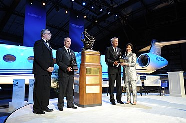 2014 Collier Trophy presented to Gulfstream for the G650
