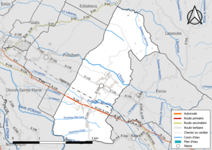 Carte en couleur présentant le réseau hydrographique de la commune