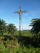 Calvaire Bucquet, situé au bord de la D 61.