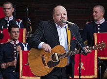 Kalle Moraeus performing at Nationaldagen in 2010