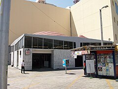 Entrance to the station in the corner of Avenida Chapultepec and Av. Niños Héroes