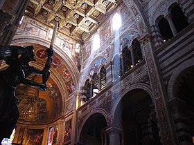 Le matroneum de la cathédrale de Pise.