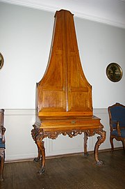 Pyramidenflügel von C. E. Friederici im Musikzimmer des Goethe-Hauses in Frankfurt am Main