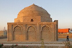 Alamberdarin mausoleumi.