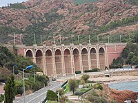 Le viaduc d'Anthéor, entre les gares d'Anthéor-Cap-Roux et du Trayas.