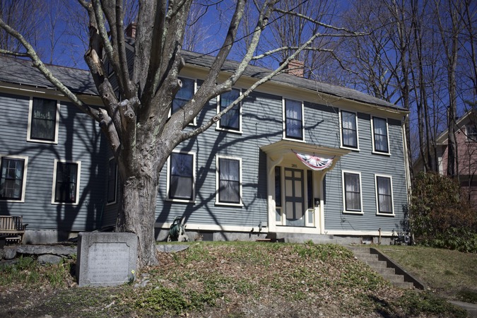 Isaac Davis birth house (front) circa 2015