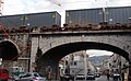 Une rame de détritus urbains en partance de la Capelette franchit l'avenue de la Capelette