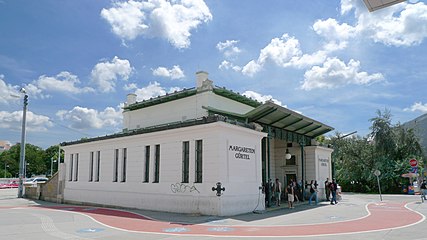 Le pavillon vu de trois-quarts.