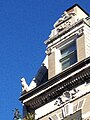 Cat statue on the roof