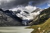 Im Bildzentrum v. l. n. r.: Das doppelgipflige Oberaarrothorn, der Oberaarnollen und das Oberaarhorn.