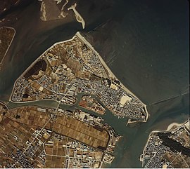 大湊（1983年） 国土交通省 国土地理院 地図・空中写真閲覧サービスの空中写真を基に作成