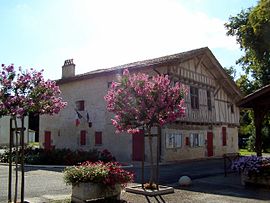 The town hall in Pindères