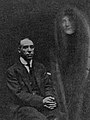 Paranormal investigator William Hope, and Friend (February 1922).