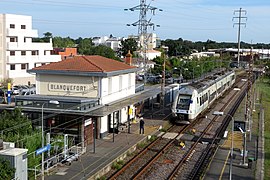 B 81601 en gare de Blanquefort.