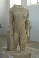 Torse d'un kouros naxien, vers 550 av. J.-C. Trouvé à Délos.