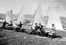 Sail-driven waggons with balanced lug, standing lug and gaff rigs (early 1920s)