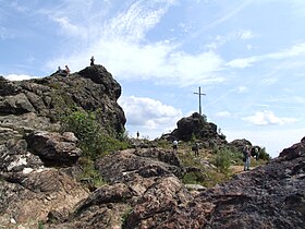 La croix sommitale.