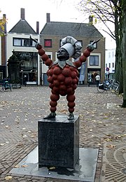 A statue of Flipje