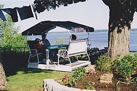 Private property, clothesline & Swing, Sir-Lomer-Gouin Road