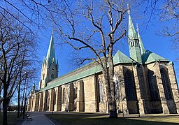 Linköpings domkyrka från öster