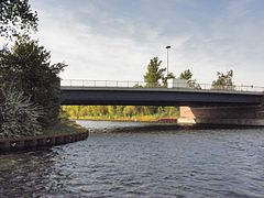 Die Ludwig-Hoffmann-Brücke am Westhafen