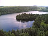 Una vista del Lago Aulangonjärvi dalla torre Aulanko.