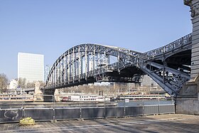 Le viaduc depuis le quai d'Austerlitz.