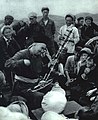1964-10 1964年 毛依罕在为牧民演唱