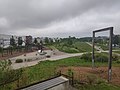 Blick vom Hügel auf den Spielplatz