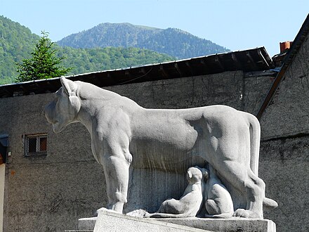 La Lionne et ses lionceaux, Bagnères-de-Luchon.