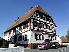 Fachwerkhaus mit Krüppelwalmdach