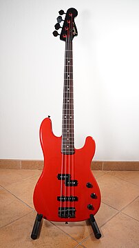 Бас-гитара Fender Precision Bass