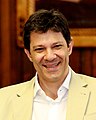 Fernando Haddad é um acadêmico, advogado e político brasileiro, filiado ao Partido dos Trabalhadores (PT). Foi ministro da Educação de 2005 a 2012, nos governos Lula e Dilma Rousseff, e prefeito da cidade de São Paulo de 2013 a 2016. É professor de ciência política da Universidade de São Paulo (USP), instituição pela qual se graduou bacharel em Direito, mestre em Economia e doutor em Filosofia.