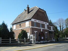 The town hall of Mory