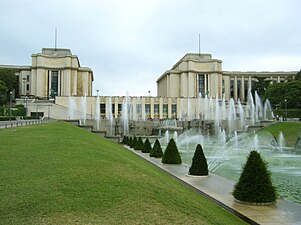 ארמון שאיו מאת לואי-היפוליט בואלו, ז'אק קרלו וליאון אזמה, התערוכה העולמית של פריז (1937).