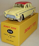 Item Dinky Toys Nº 544, um Simca Aronde.