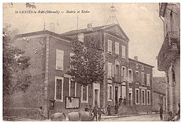 Mairie et écoles.