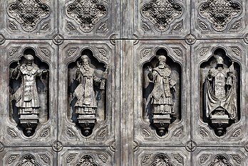 Detalhe da porta da Catedral de Cristo Salvador em Moscou, Rússia (definição 3 719 × 2 500)