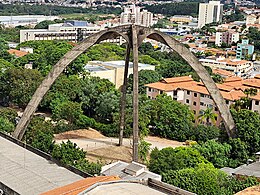 Structure métallique l'araignée Vergueiro, initialement prévue pour le sanctuaire Saint-Luc, patron des médecins au Brésil.